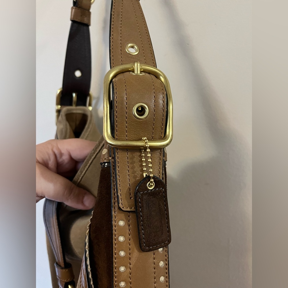 2000’s suede Coach hobo bag with wristlet - Picture 6 of 12